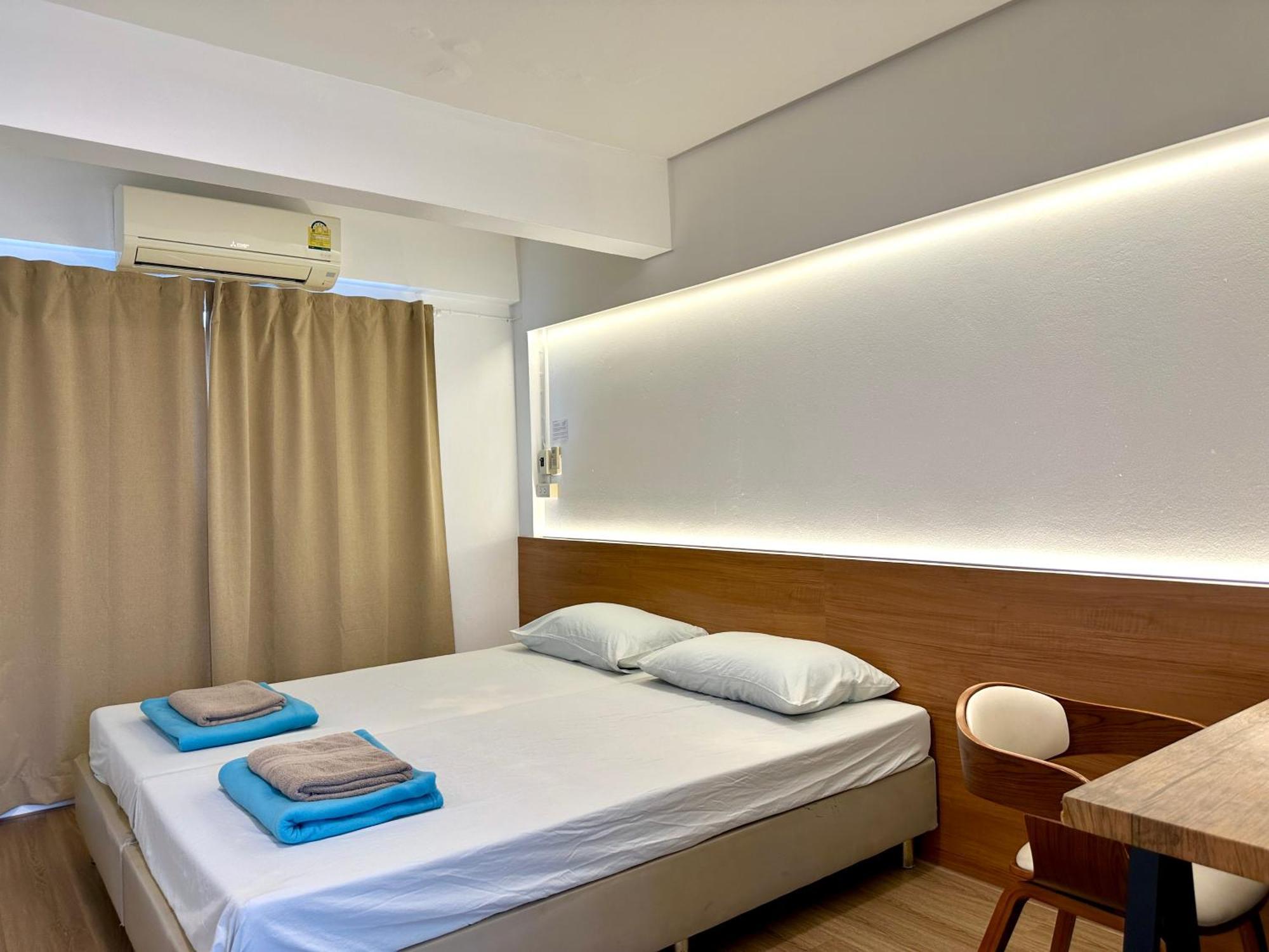 Films House Hostel Bangsaen Buitenkant foto